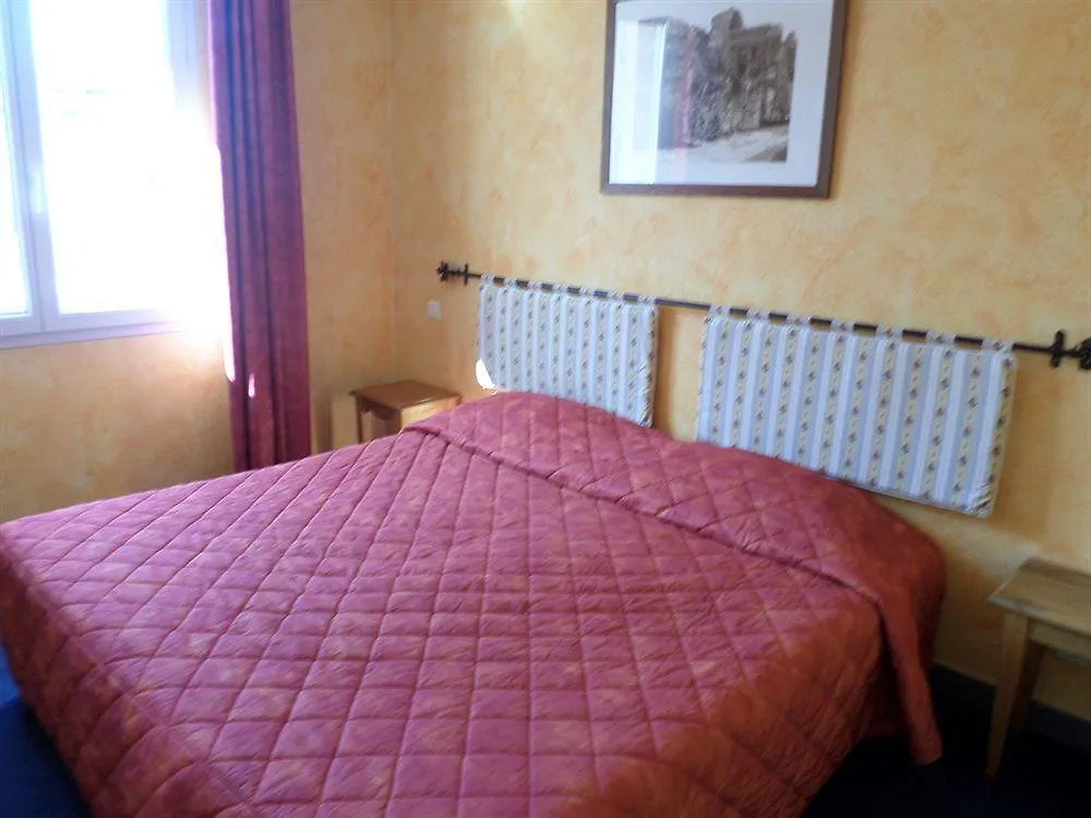 Brit Hotel Acacias Arles