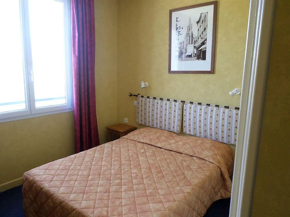 Brit Hotel Acacias Arles France