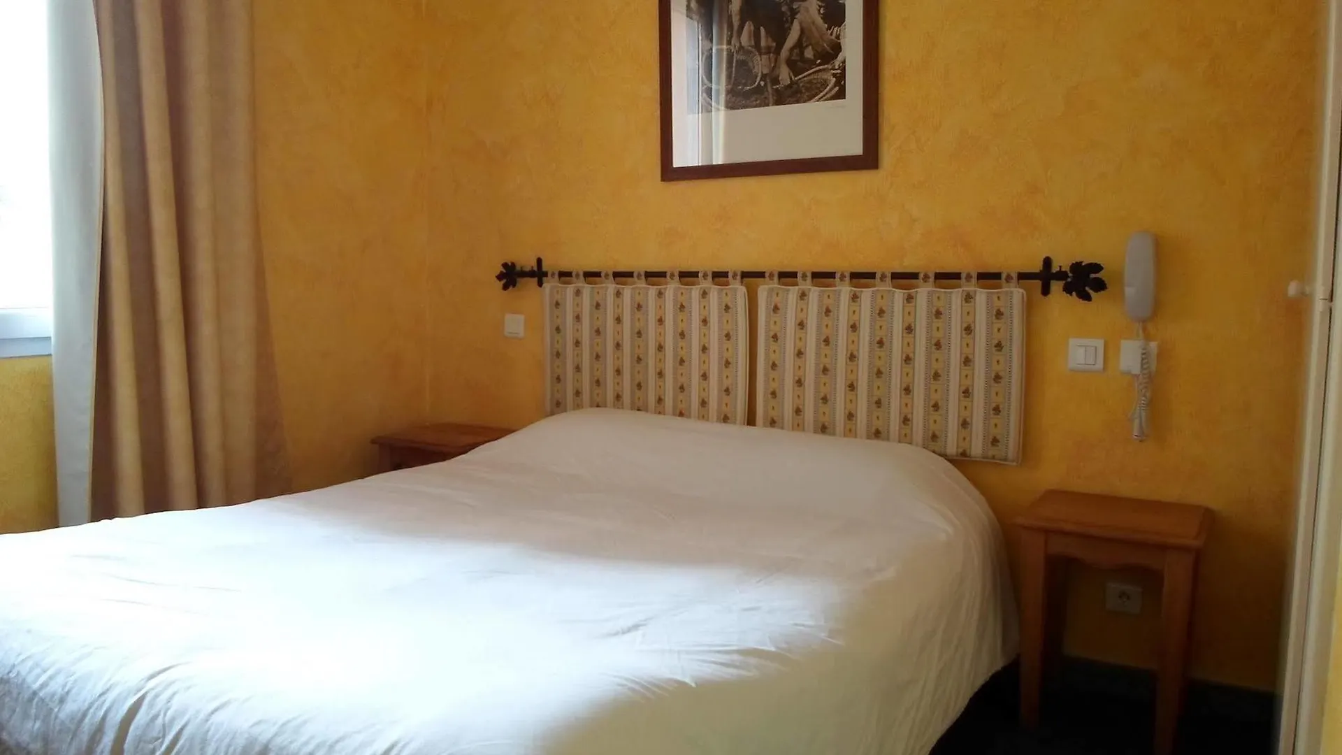Brit Hotel Acacias Arles
